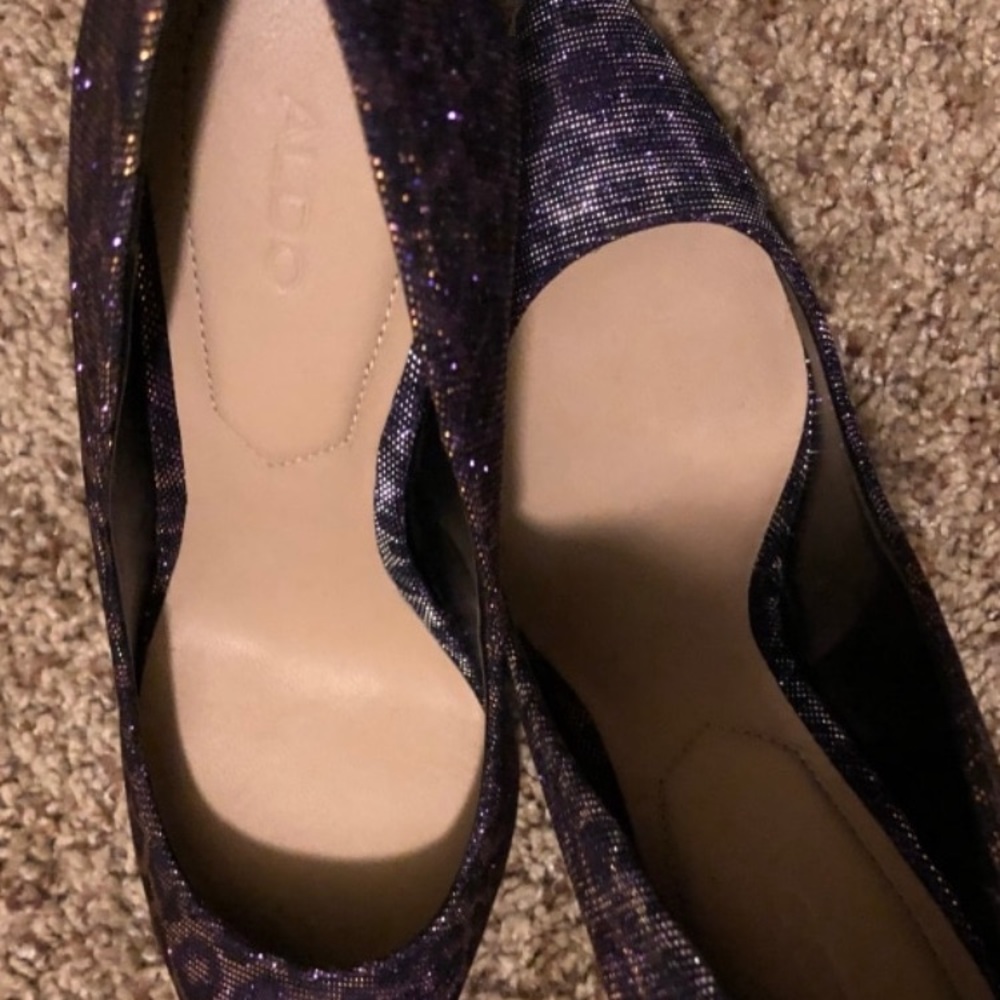 Purple heel shoe